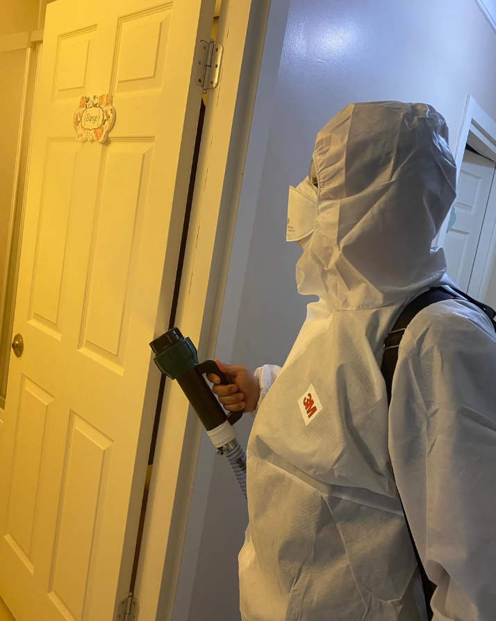 Evrimix Ekibi İlaçlama Yaparken